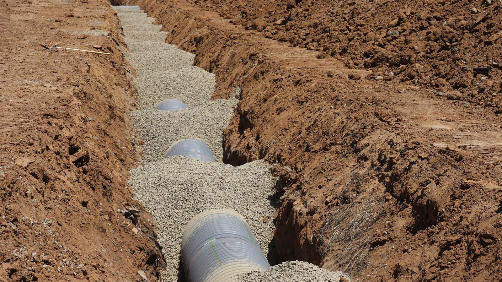 french drain trench gravel pipe - Roseville French Drain